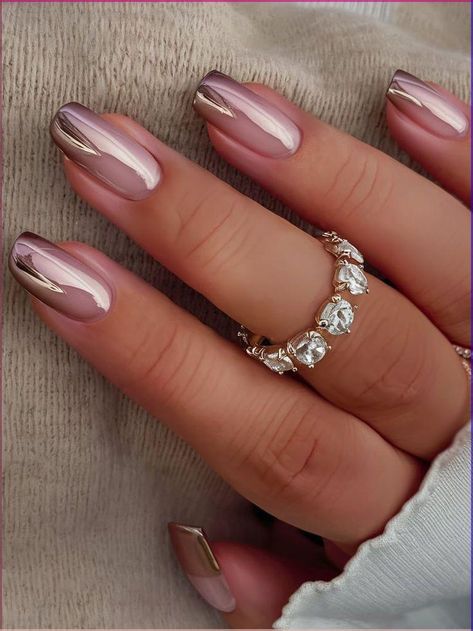 Beige With Chrome Nails, French Nail With Chrome, French Nails Design Elegant, Ombre Chrome Nails Almond, Chrome Rose Gold Nails, French Chrome Nails Designs, Rose Gold Chrome Nails Designs, Chrome Ombre Nails Designs, Rose Chrome Nails