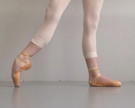 Dancer Lifestyle, Dance Aesthetic, Ballet Pictures, Ballet Beauty, Dance Dreams, Ballet Inspiration, Dance Tutorial, Classical Ballet, Ballet Photography