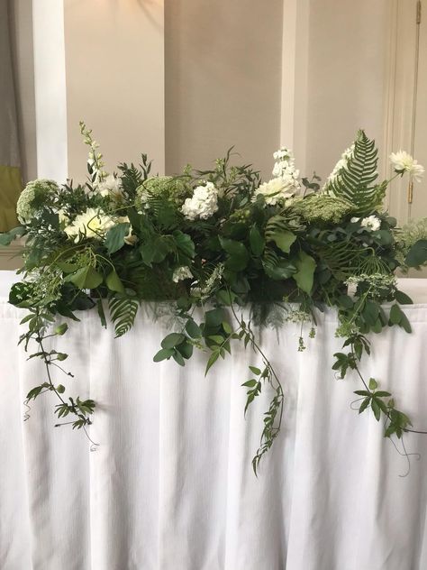 Fern Wedding Decorations, Fern Wedding Florals, Evergreen Centerpiece Wedding, Asparagus Fern Wedding, Ferns Wedding Decor, Enchanted Forest Wedding Centerpieces, Fern Centerpiece Wedding, Bridal Table Flowers Arrangements, Fern Wedding Decor