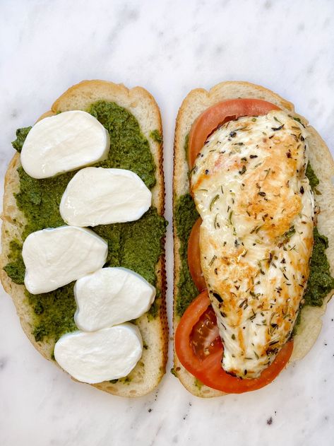 Chicken Pesto Panini, Pesto Mozzarella Chicken, Pesto Panini, Chicken Panini, Pesto Mozzarella, Healthy Sandwich Recipes, Something Green, Healthy Lunch Snacks, Chicken Pesto