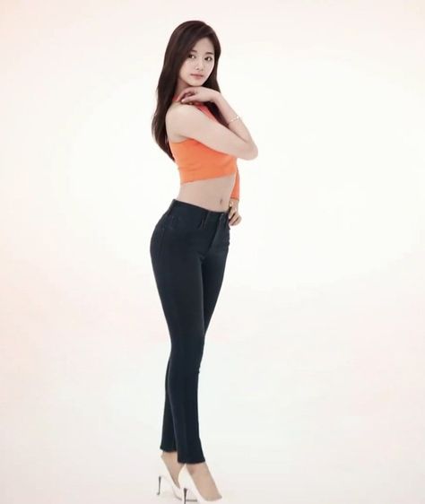 Model Tzuyu Tzuyu Body, Chou Tzuyu, Body Goals, Ideas Style, Korean Girl, Home Ideas, Two Piece Pant Set, Capri Pants, Style Inspiration