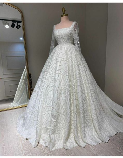 Wedding Frocks Gowns White, Wedding Outfits With Hijab, Wedding Dresses Arab, Outfits With Hijab, Arab Wedding Dress, Wedding Dresses Vintage 20s, Elegant Long Sleeve Wedding Dresses, Wedding Outfit Ideas, Arabic Wedding Dresses