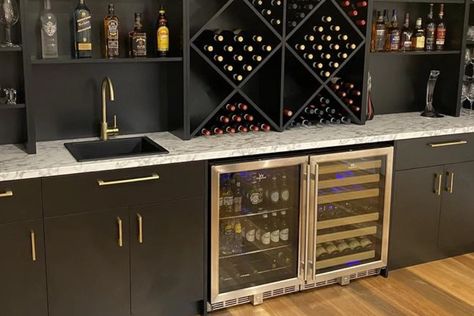 Are you looking for some of the best wine refrigerators for your home that can keep your wine chilled for a long time? The post These Are the Hottest Wine Fridges for Keeping Your Wines Chilled appeared first on Completehome. Modern Wet Bar, Beer Refrigerator, Wine And Beer Fridge, Home Wet Bar, Beverage Fridge, Beer Fridge, Home Bar Rooms, Built In Bar, Christmas Coffee Bar