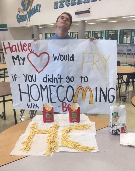 "OMG YOU GOT ME FRIES?!: 'Uh, yeah but do-' "OMFG YOU BOUGHT FRIES FOR ME!" 'Nat-' "I LOVE FRIES!!!!" 'But what about homecom-' "YES!!! I'LL GO WITH YOU!! YOU BOUGHT ME FOOD!!!!" -me Formal Proposals, Cute Promposals, Prom Proposals, Cute Homecoming Proposals, Cute Prom Proposals, Asking To Prom, Dance Proposal, High School Dance, Prom Couples