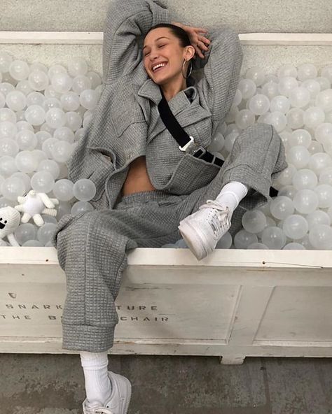 My Mum Made It, Bella Hadid Street Style, Cheap Cardigans, Bella Hadid Style, Hadid Style, Models Off Duty, Bella Hadid, Insta Story, Fashion Killa