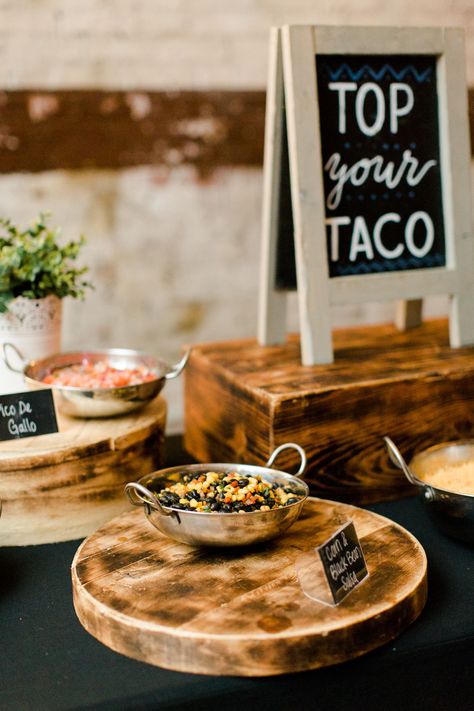 Taco Bar Aesthetic, Rustic Taco Bar, Wedding Taco Bar Ideas, Taco Bar Catering, Vegetarian Wedding Menu, Taco Bar Ideas, Taco Bar Menu, Taco Bar Wedding, Taco Appetizers