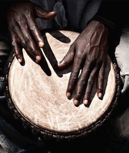 Best Drums, African Drum, Hand Drums, Drum Circle, Hand Drum, Pastel Artwork, Drum Lessons, Black Photography, African Music