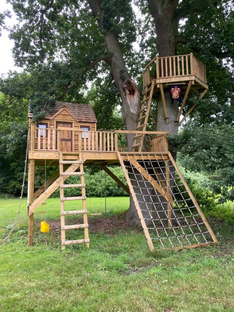 Tree House Playground, Play Area Backyard, Backyard Kids Play Area, Tree House Plans, Tree Fort, Tree House Diy, Tree House Kids, Cool Tree Houses, Tree House Designs