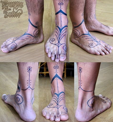 Druidic Tattoo, Full Foot Tattoos, Pictish Tattoo, Druid Tattoo, Maori Tattoo Frau, Botanisches Tattoo, Tattoo Foot, Norse Tattoo, Tato Lengan