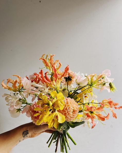 La Katie.✨ She petite, but she’ll make a statement. We had fun playing with the dahlias, orchids and the nerines. Although the gloriosas were the talk of the studio this week.✨ We had fun with this one.🙌🏽 The Talk, The Studio, Dahlia, Bouquets, Orchids, Quick Saves