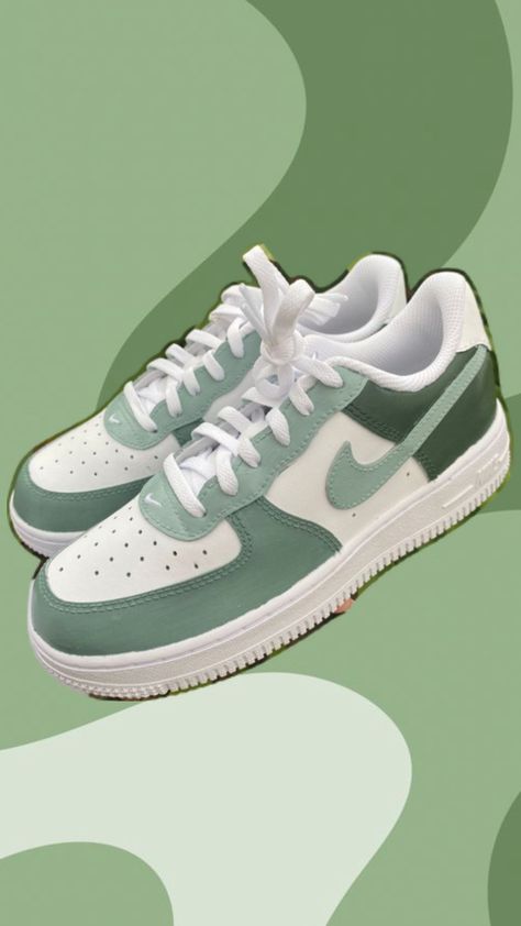 Green Nikes, Green Nike Shoes, Nikes Shoes, Green Aesthetic, Volleyball, Nike Shoes, Nike, Green