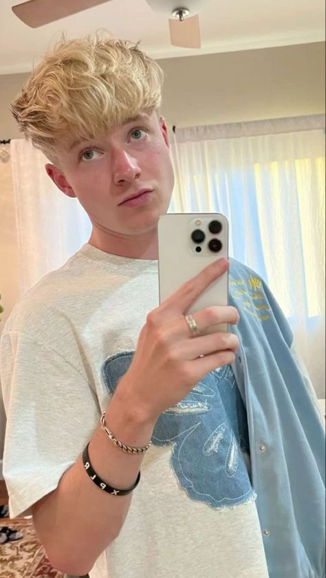 Sam Page, Sam And Colby Fanfiction, Cute Blonde Guys, Sam Golbach, Love Sam, Fangirl Problems, Colby Brock, Blonde Guys, New Girlfriend