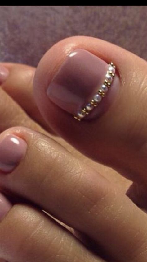 Rhinestone Pedicure, Pink Toe Nails, Simple Toe Nails, Pedicure Designs Toenails, French Pedicure, Gel Toe Nails, Art Deco Nails, Acrylic Toe Nails, Cute Toe Nails