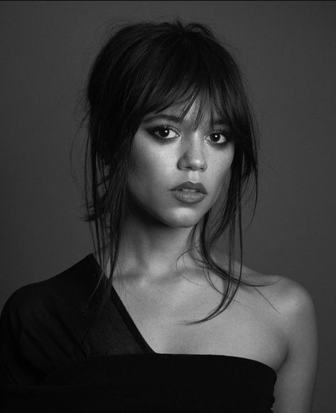 #jennaortega #black-and-whitefilter Black And White Jenna Ortega, Jenna Ortega Modeling, Jenna Ortega Wolf Cut, Jenna Ortega Black Hair, Jenna Ortega Curtain Bangs, Jenna Ortega Magazine, Jenna Ortega Portrait, Black And White Celebrity Photos, Black And White Portraits Of Women