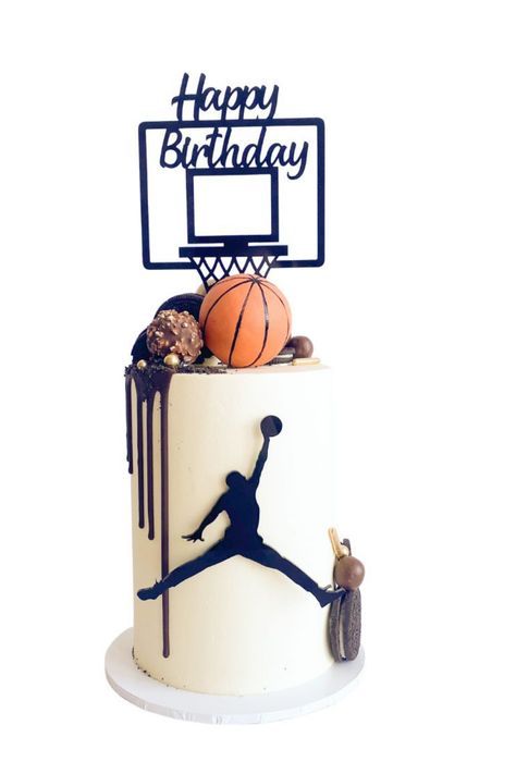 Super charge your basketball cake with our basketball hoop cake topper with matching basketball player fropper (sits on the front of the cake).  This is sure to get the birthday boy or girl smiling! Sports Party Cake, Basketball Cake Design Birthday, Birthday Cake 10 Boy, Basketball Cake Ideas Boys, Basketball Hoop Cake, Basketball Cake Design, Basketball Cake Ideas, Basketball Theme Cake, Happy Birthday Basketball