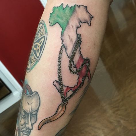 Italian Flag Horn Tattoo Italian American Tattoo Ideas, Italian Boot Tattoo, Pressure Tattoo Ideas, Italian Men Tattoos, Italian Flag Tattoo, Italian Theme Tattoo, Italian Tattoos Men, Italian Horn Tattoo, Cornicello Tattoo