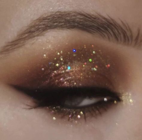 Make Up Designs, Fun Makeup, Rave Makeup, Silver Birthday, Celestial Wedding, Eye Makeup Pictures, Makijaż Smokey Eye, Eye Makeup Designs, Dope Makeup