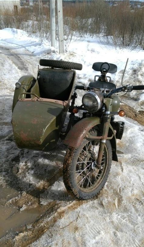 M 72 Heavy Motorcycle with a Sidecar Motorbike With Sidecar, Heavy Motorcycle, Motorbike Sidecar, Motorcycle With Sidecar, Army Motorcycle, Torsion Bar Suspension, Motorcycle Classic, Ural Motorcycle, Motorcycle Sidecar