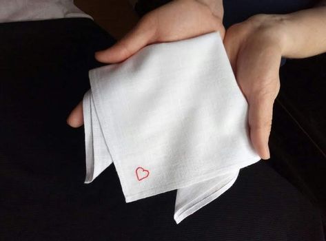 Handkerchief Diy, Handkerchief Embroidery, Embroidery Napkins, Happy Feeling, Embroidered Handkerchief, Wedding Embroidery, Embroidery Letters, Seam Allowance, On The Corner