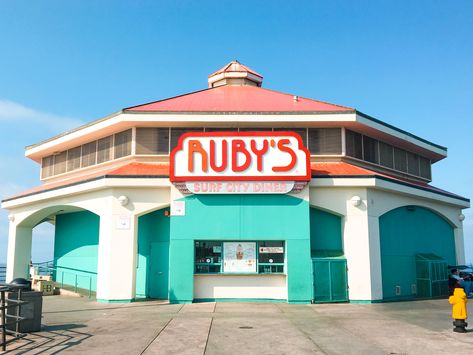 Beach Diner Aesthetic, Rubys Diner, Redondo Beach Restaurants, 90s Diner Exterior, Newport Restaurants, Hollywood Sign Sunset, Huntington Beach Restaurants, Googie Design, Animal Crossing Music