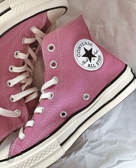 Boty Converse, Cute Converse, Yennefer Of Vengerberg, Dr Shoes, Pink Converse, Hype Shoes, Shoe Inspo, Aesthetic Shoes, Swag Shoes