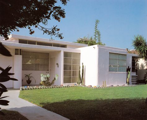 Austin Texas Architecture, 80s House Exterior, 70s House Exterior, 1980s House, 90s House, 80s House, 80s Home, Apartments Exterior, 80s Interior