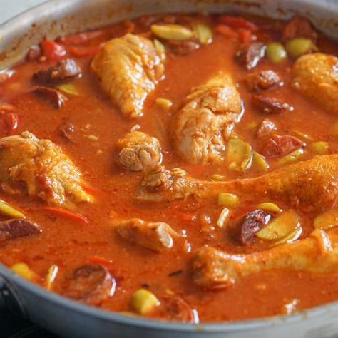 Stew Recipes Easy, Spanish Chicken Stew, Spanish Chicken And Chorizo, Spanish Stew, Chorizo Stew, Latino Recipes, Chicken And Chorizo, Chicken Shawarma Recipe, Spanish Chicken