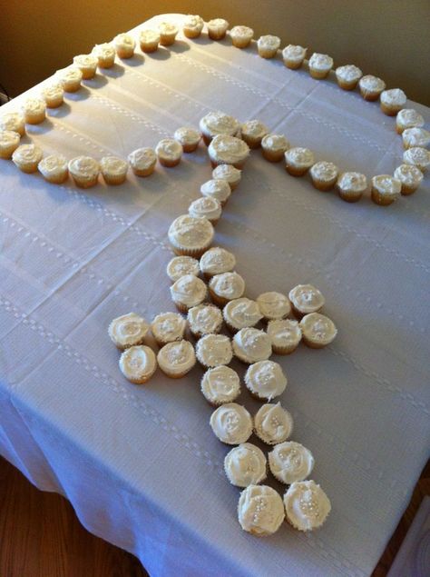 1st Communion Brunch Ideas, Rosary Cupcakes, First Communion Desserts, First Communion Cupcakes, White Rosary, Recuerdos Primera Comunion Ideas, Confirmation Party, Holy Communion Party, First Communion Cakes