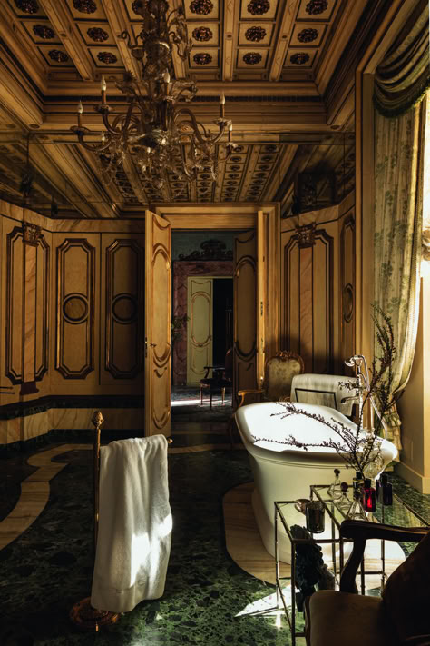 Old Mansion Bathroom, 18th Century Bathroom, 1880s Aesthetic House, Old Mansions Interior Victorian, Old Mansion Bedroom, Castle Bathroom Aesthetic, Victorian Ball Room, Historical Houses Interior, English Manor Bathroom