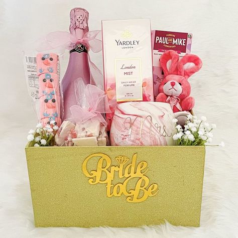 Bride to be Gifts Hamper | Best gift idea for Bridal shower
Cute Handpicked Gift Hampers Basket with Bride To Be Sash & Personalized Satin Robe. Thoughtful Bride to be Gifts box to celebrate Her Big day Wedding Gifts For Best Friend, Bride To Be Hamper, Wedding Day Gift For Bride, Bride To Be Gifts, Wedding Gift Hampers, Luxury Birthday Gifts, Mist Perfume, Wedding Gift For Bride, Card Gifts