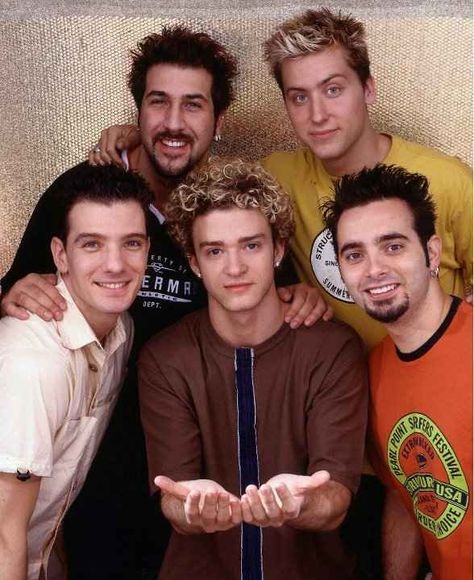 Justin was the "generous one." | 48 Reasons Why The World Desperately Needs An NSYNC Reunion Nsync Reunion, 2000s Boys Fashion, 2000s Boys, 90s Boys, 90s Boy Bands, Music 90s, Joey Fatone, People Screaming, Childhood Memories 90s