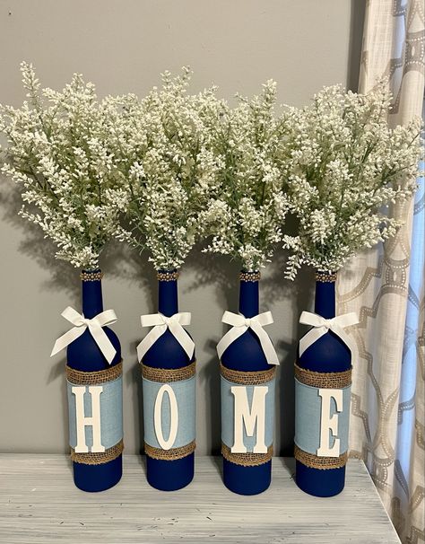 Diy Wine Bottle Decor, Diy Wine Bottle, Bedroom Decorating Tips, Old Wine Bottles, Painted Bottles, Wine Bottle Gift, Bottle Decor, Wine Bottle Art, Wine Bottle Diy Crafts