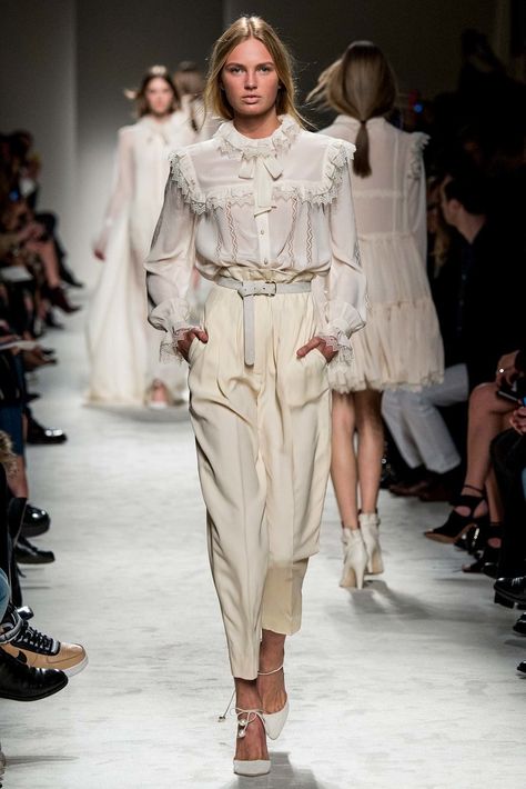 Lorenzo Serafini, White Outfit, 2015 Fashion, Inspiration Mode, Fall 2015, All White, Fashion Details, Victorian Fashion, Milan Fashion Week