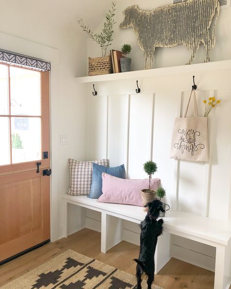 This built-in mud bench in our farmhouse entry is dressed in classic board + batten. Interior design by Janna Allbritton of Yellow Prairie Interior Design, LLC. Foyer Bench Ideas, Front Entry Bench, Mud Bench, Hall Bench With Storage, Foyer Bench, Entrance Bench, Small Mudroom Ideas, Foyer Ideas Entryway, Diy Entryway Bench