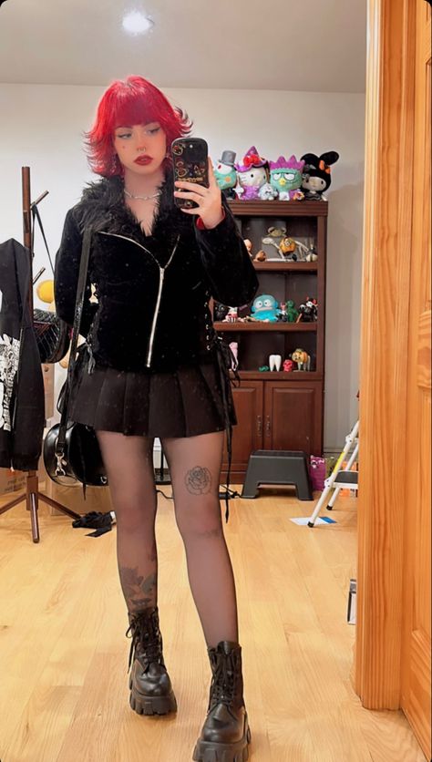 Emma Langevin Outfits, Salem Aesthetic, Emma Langevin, Goth Mommy, Goth Stuff, Fire Hair, Gender Envy, Marine Biology, Alt Fashion