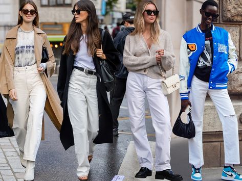 10+ Denim Outfit Ideas to Testdrive This Spring | Vogue White Jeans Street Style, Off White Pants Outfit, White Jeans Outfit Spring, Outfit Uni, Denim Styling, Spring Outerwear, White Pants Outfit, Off White Pants, Black Overcoat