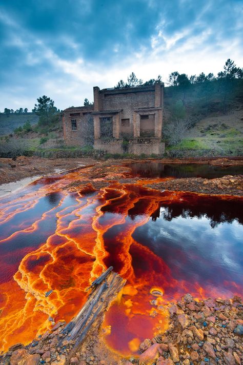 Rio Tinto Red River, Spain And Portugal, Andalusia, Spain Travel, Places Around The World, Beautiful World, Wonders Of The World, South America, Places To See