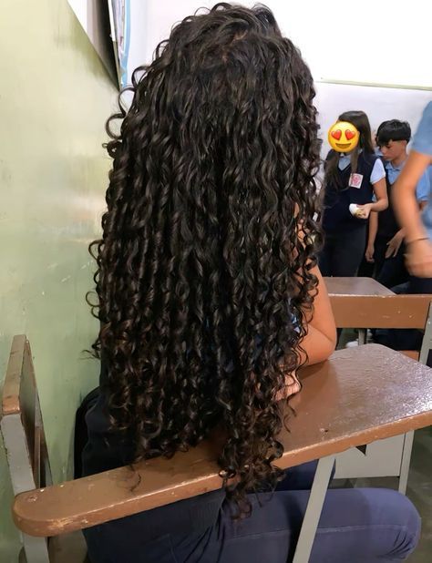 Long 3a Hair, Curly Hair From The Back, Super Long Curly Hair, Douyin Hairstyles, Coiled Hair, Curly Long Hair, Curly Highlights, Long Natural Curly Hair, Curly Hair Long