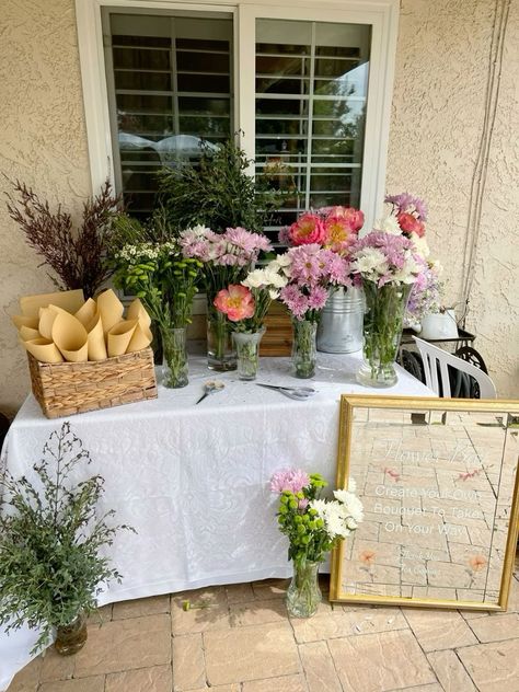 Flower Bar Ideas, Diy Flower Bar, Wildflower Themed Wedding, Petals And Prosecco Bridal, Italian Bridal Showers, Petals And Prosecco, Garden Party Bridal Shower, Love In Bloom, Bridal Shower Inspo