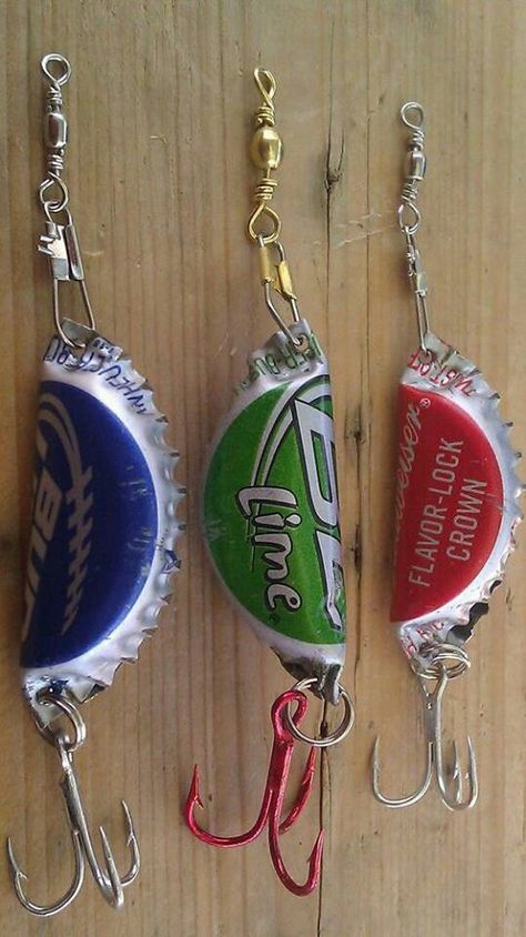 Creative, eh? Bottle Cap Fishing Lures, Pesca In Mare, Diy Fishing Lures, Man Crafts, Fishing Hooks, Fishing Diy, Bottle Cap Crafts, Craft Day, Fish Camp