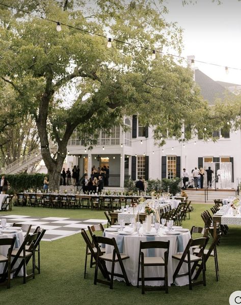 Estate Wedding Reception, Wedding At A Mansion, Wedding On Ranch, Outdoor Classy Wedding, Summer Wedding Minimalist, Wedding At House, Classy Garden Party Wedding, Grand Millennial Style Wedding, Wedding Venue Colors