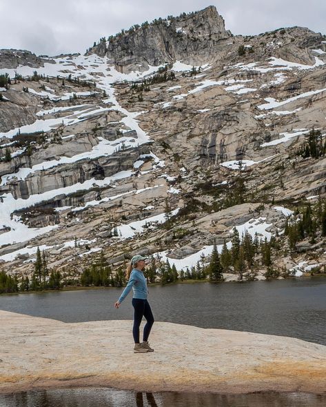 👉Read this before you visit Yosemite National Park and SAVE for later! 🏞️Yosemite is one of the most beautiful parks I’ve ever hiked and early summer is an ideal time to go to see the waterfalls flowing at their strongest. Here are some must-see views and hikes to put on your itinerary: 📸Yosemite Valley View - pic 1 🥾Hike the Mist Trail to Nevada Falls and Vernal Falls (6.4 miles) - pic 2 🥾Lower Yosemite Falls (1.2 miles) - pic 3 📸Sentinel and Cooks Meadow - pic 4, 6 📸Tunnel View - pic ... National Park Bucket List, Vernal Falls, Beautiful Parks, Yosemite Falls, Visit California, National Parks Usa, Yosemite Valley, Valley View, Beautiful Park