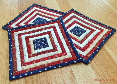 Fabadashery: 4th July Independence Day Patriotic Mug Rug Liberty Quilt, Embroidery Quilt, Quilting Software, Patchwork Sewing, Electric Quilt, Patriotic Fabric, Mug Rug Patterns, Potholder Patterns, Fabric Postcards