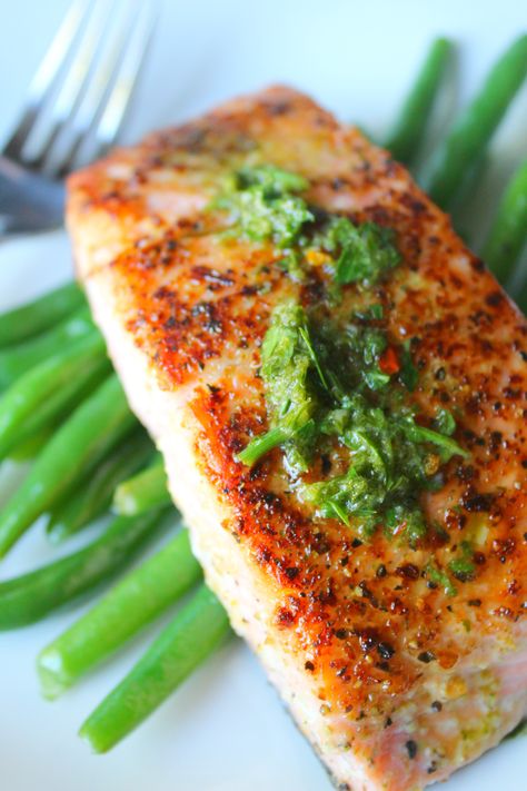 Salmon With Chimichurri Sauce, Chimichurri Recipe, Lemon Pepper Seasoning, Chimichurri Sauce, Salmon Dishes, Cooking Salmon, Grilled Salmon, Food Shop, Fish And Seafood