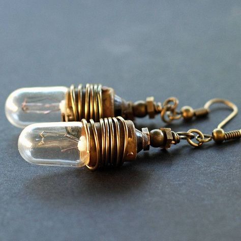 Handcraft Earrings, Steampunk Light, Steampunk Stuff, Steampunk Crafts, Steampunk Lighting, Steampunk Earrings, Brass Light, Steam Punk Jewelry, Steampunk Diy