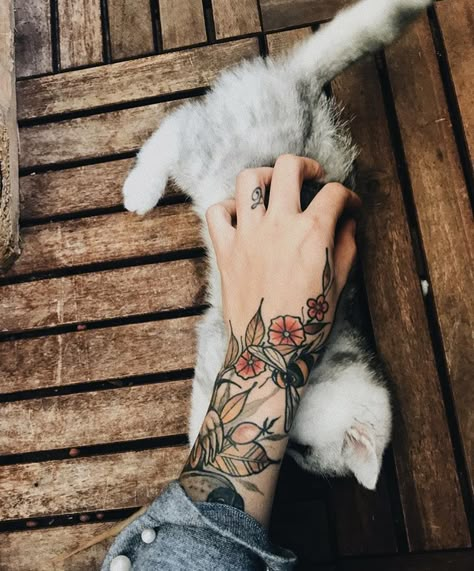 pinterest | @lillygoodale Cat Hand Tattoo, Wrist Hand Tattoo, Tattoo Design For Women, Floral Tattoo Sleeve, Tatuaje A Color, Beautiful Tattoo, Wrist Tattoos For Women, Badass Tattoos, Hand Tattoo