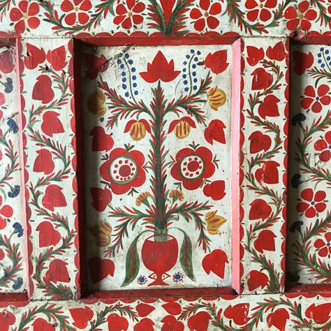 Retro Folk Art, Small Art Painting Ideas, Diy Paint Cupboards, Traditional Folk Art Painting, Folk Art Interior, Traditional Scandinavian Folk Art, Scandinavian Art Paintings, Traditional Folk Art, Dutch Folk Art