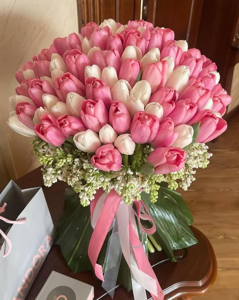 White And Pink Bouquet, Bouquet Of Tulips, Pretty Flowers Pictures, Friendship Flowers, Ribbon Flowers Bouquet, Boquette Flowers, Tulip Bouquet, Flowers Bouquet Gift, Nothing But Flowers