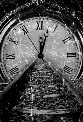 Old Clock, Foto Tips, Time Art, Foto Vintage, Black And White Aesthetic, White Photo, Old Art, White Aesthetic, Art Google