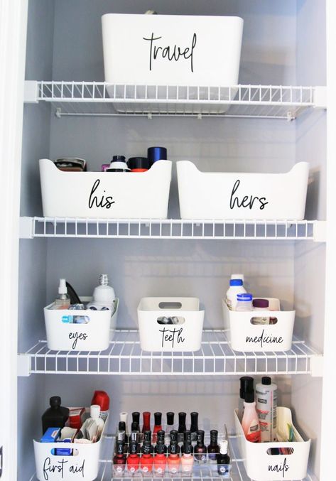 Labeling Ideas, Bathroom Labels, Bathroom Closet Organization, Bathroom Storage Hacks, Bathroom Containers, Room Organization Bedroom, Storage Labels, Linen Closet Organization, Organizing Labels